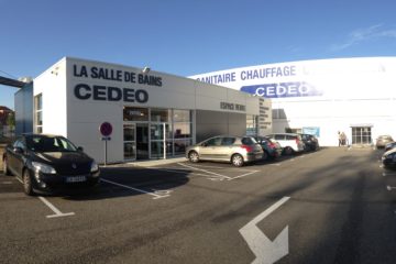 Parking-et-facade-cedeo